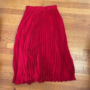 Satiny red pleated skirt banana republic s